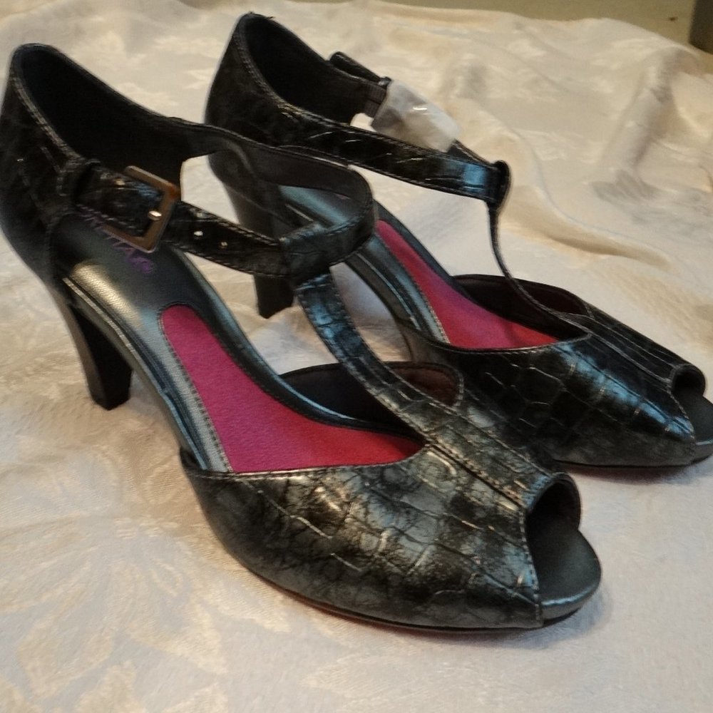 Gretta Strappy Open Toe Heels Grenadine 6.5